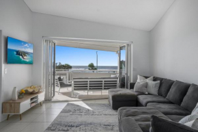 Lennox Head Waves Beachfront Penthouse
